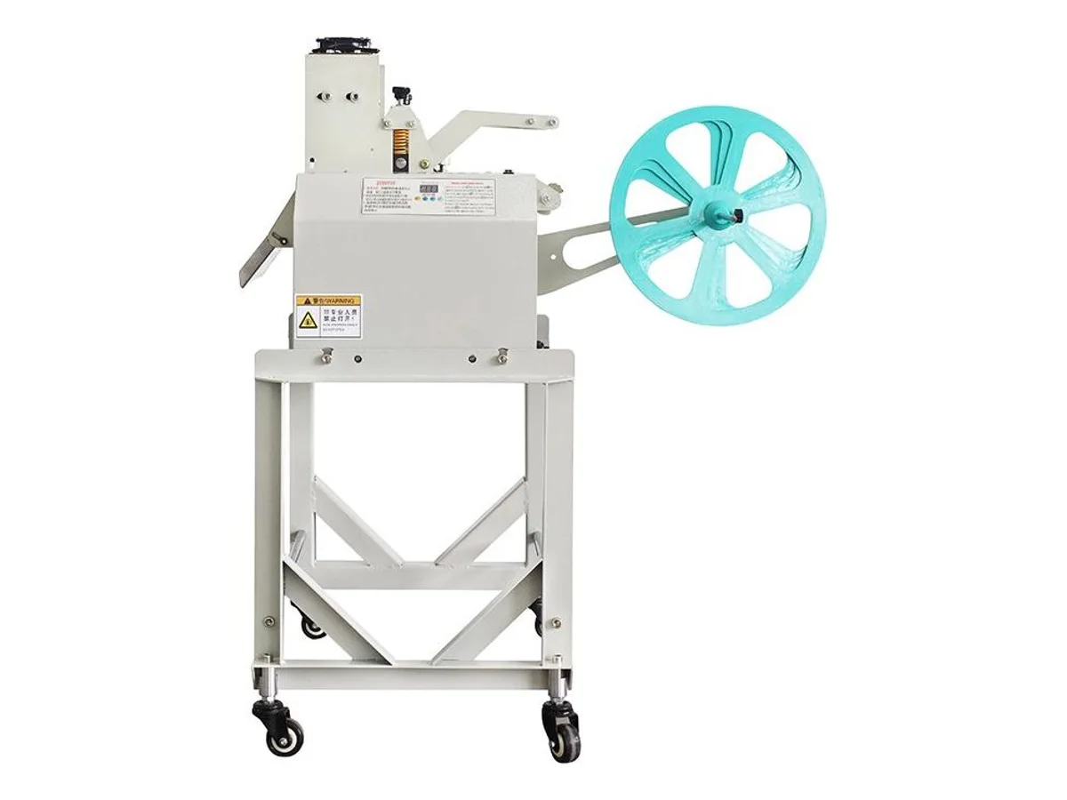 Automatic Hot Knife Webbing Cutting Machine for Material up to 220 mm Wide