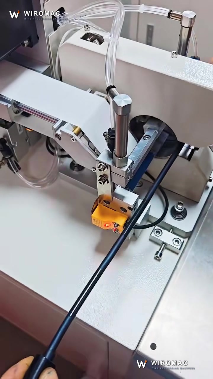 Wire and Cable Wrap-Around Labeling Machine for Prepared Labels WM-9337